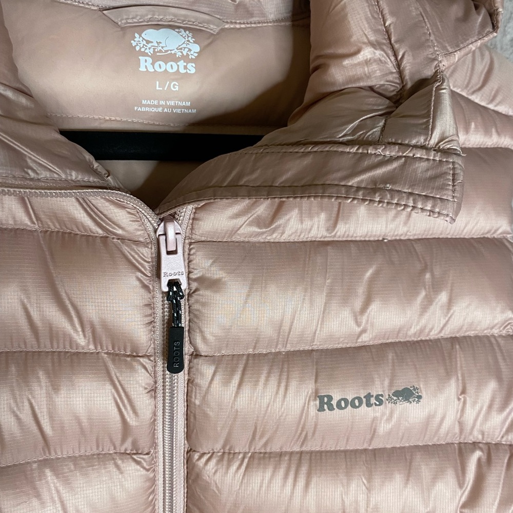Ladies women Roots puffy down vest size large L 8 10 blush Like New jacket